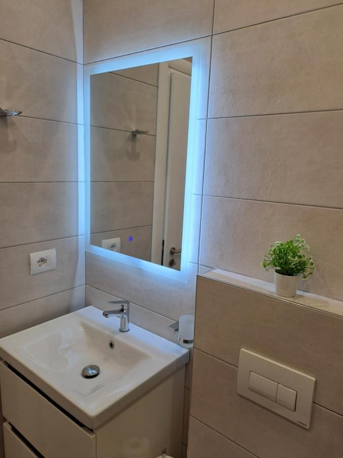 Solar Rooms And Apartments Himare Exterior foto